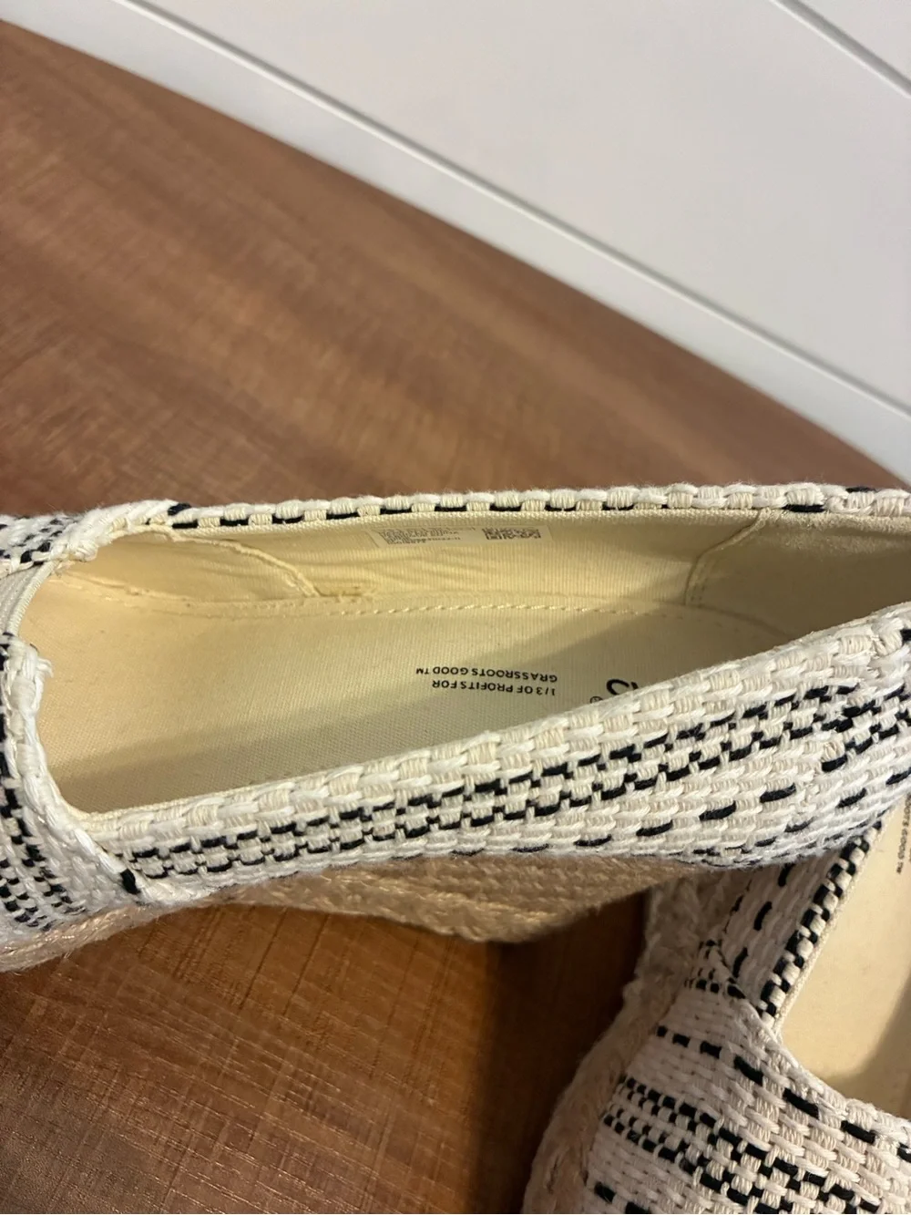 Toms Black & White Striped Espadrille Wedge Peep-Toe 7.5